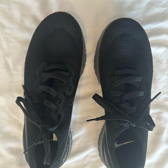 Nike epic react. Men’s running shoes - size 10. Lightly used. - Picture 11 of 12